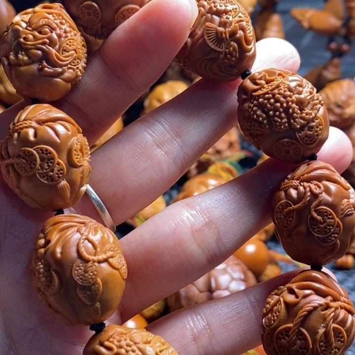 吊坠橄榄核禅*钱袋金蟾