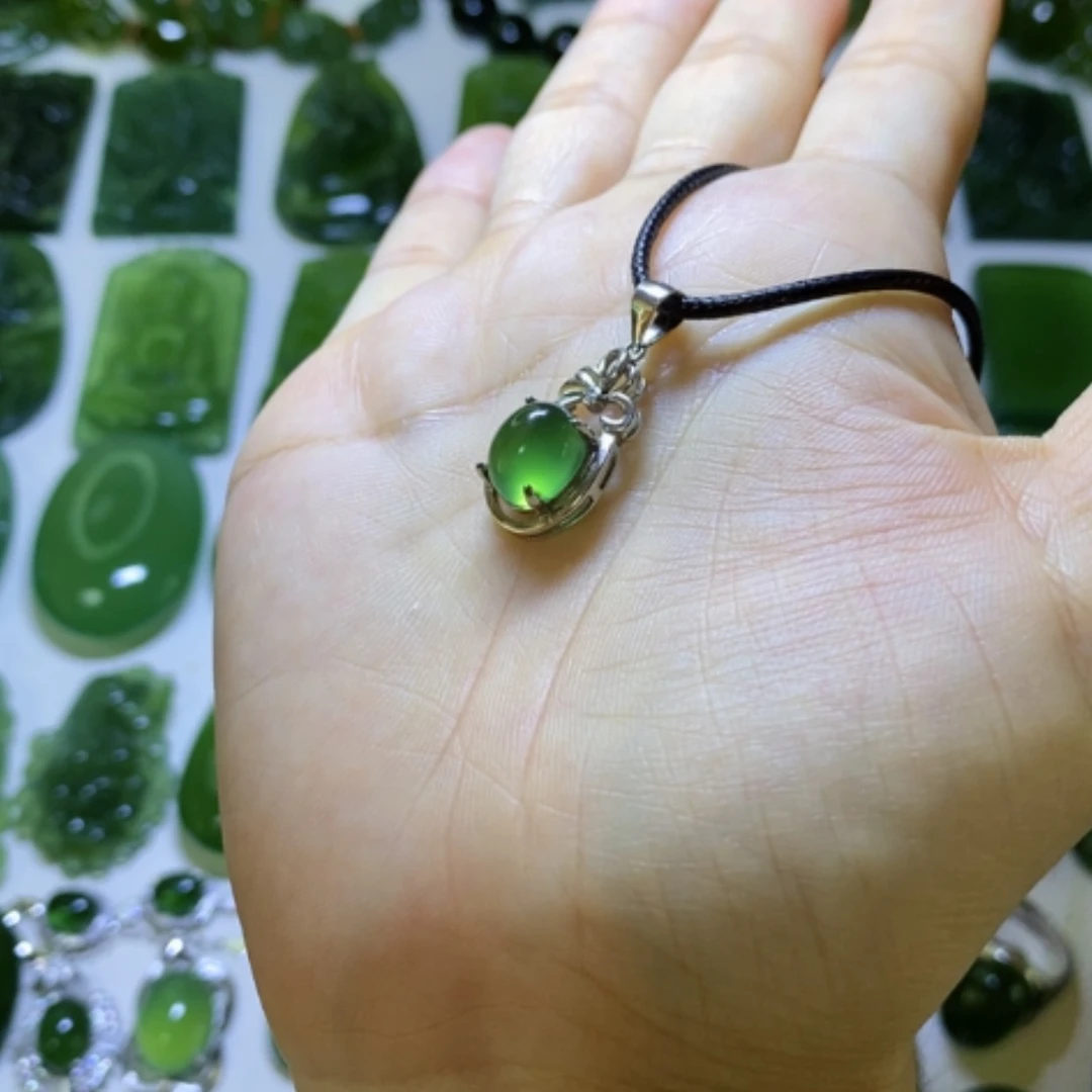 【闪购商品】蛇纹石玉颈饰未镶嵌