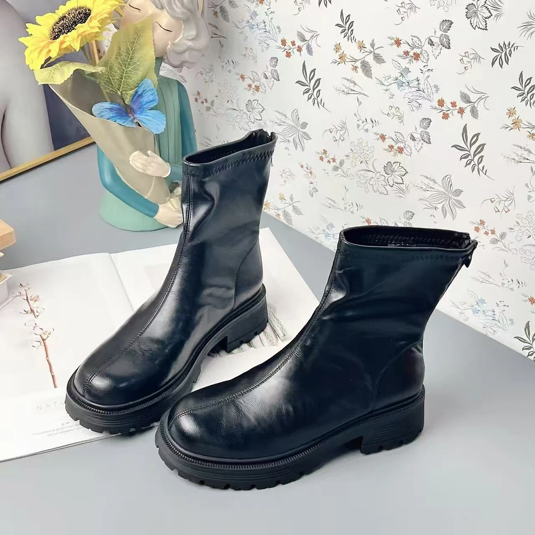 56639   秋冬新款时尚百搭圆头时装短靴加绒