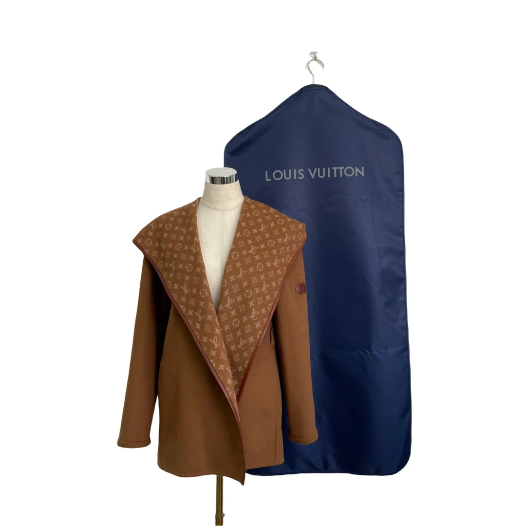 95新 LouisVuitton/路易威登 楠 棕色内里满印老花大衣 200177