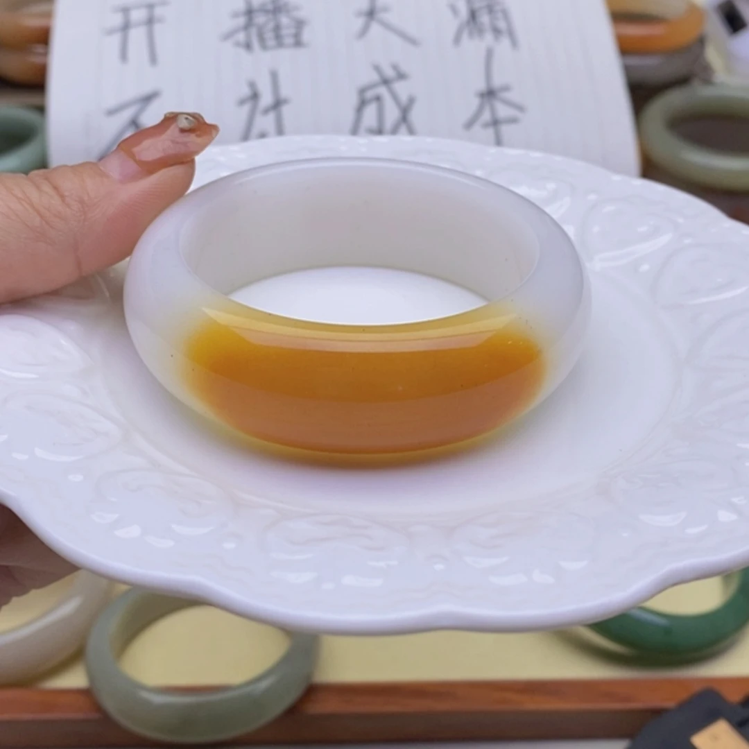 【闪购商品】石英质玉手镯未镶嵌