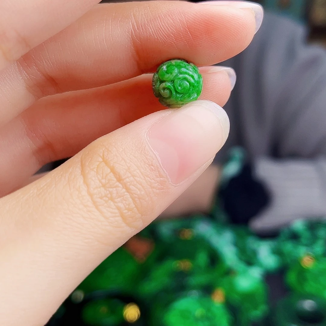 颈饰未镶嵌翡翠多样性