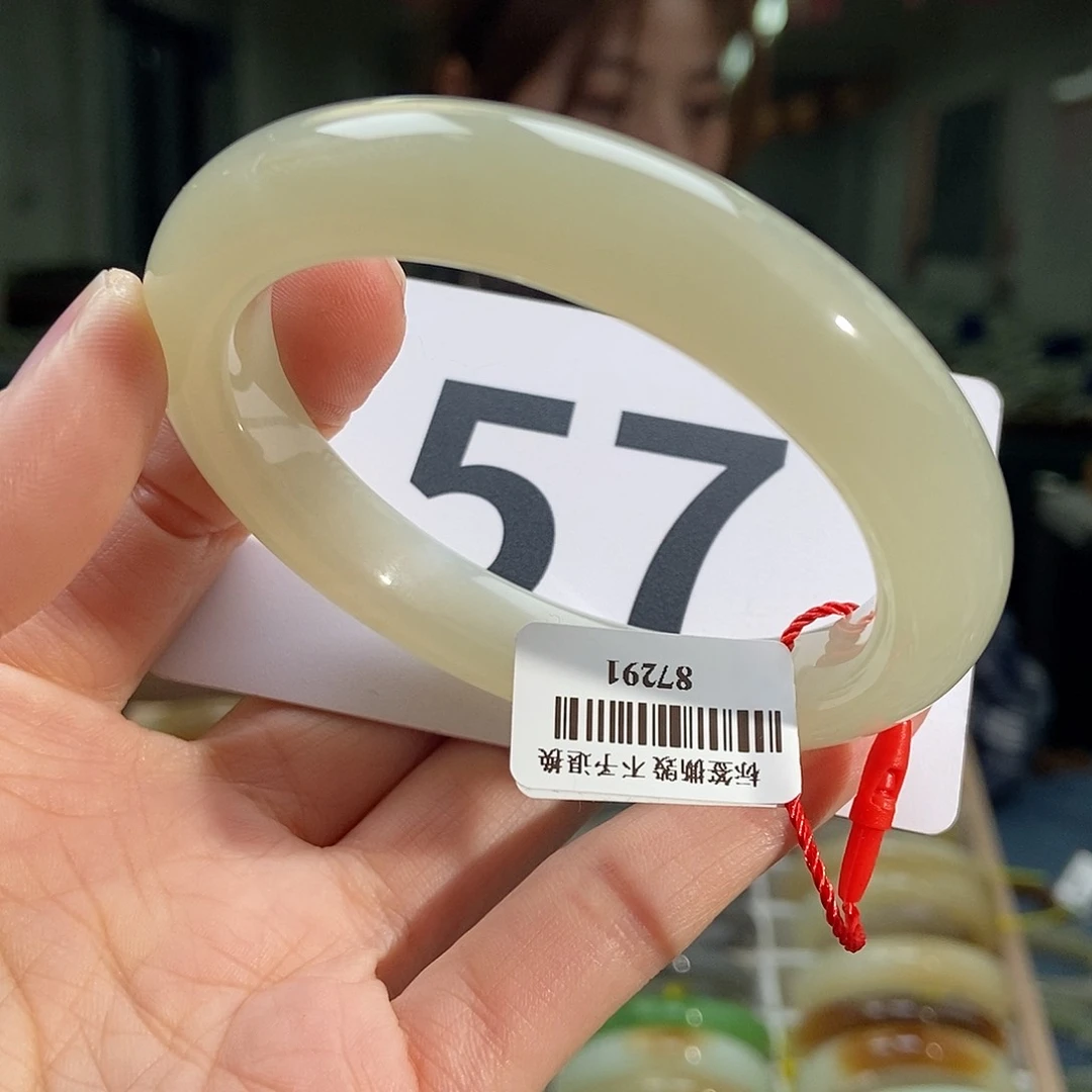 和田玉手镯未镶嵌微纹