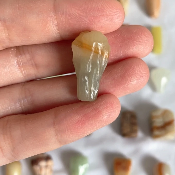 蛇纹石玉未镶嵌配饰1