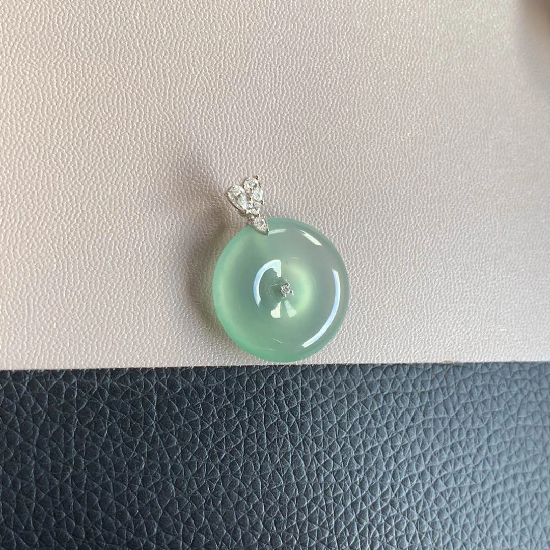 翡翠颈饰18K金镶嵌天然翡翠