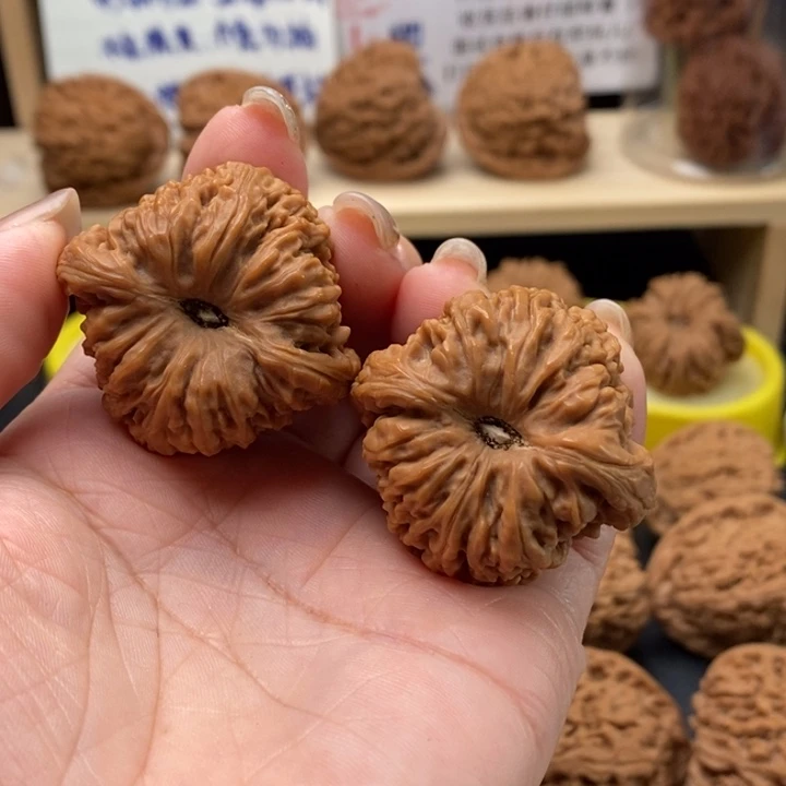 文玩核桃吊坠黛*。拉丝完美酒杯凹底0661