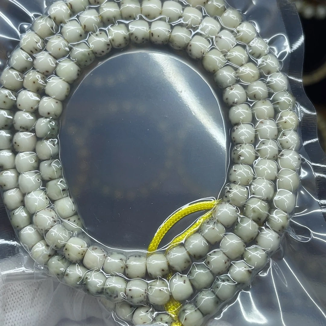 王***酥手串星月菩提6-5，双留白