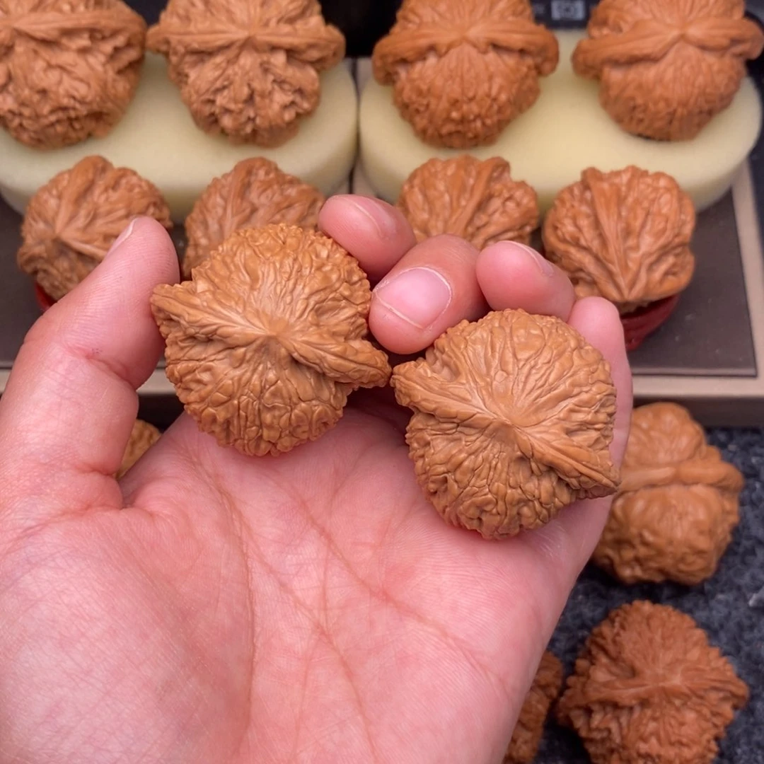 文玩核桃把件精品泥鳅背39