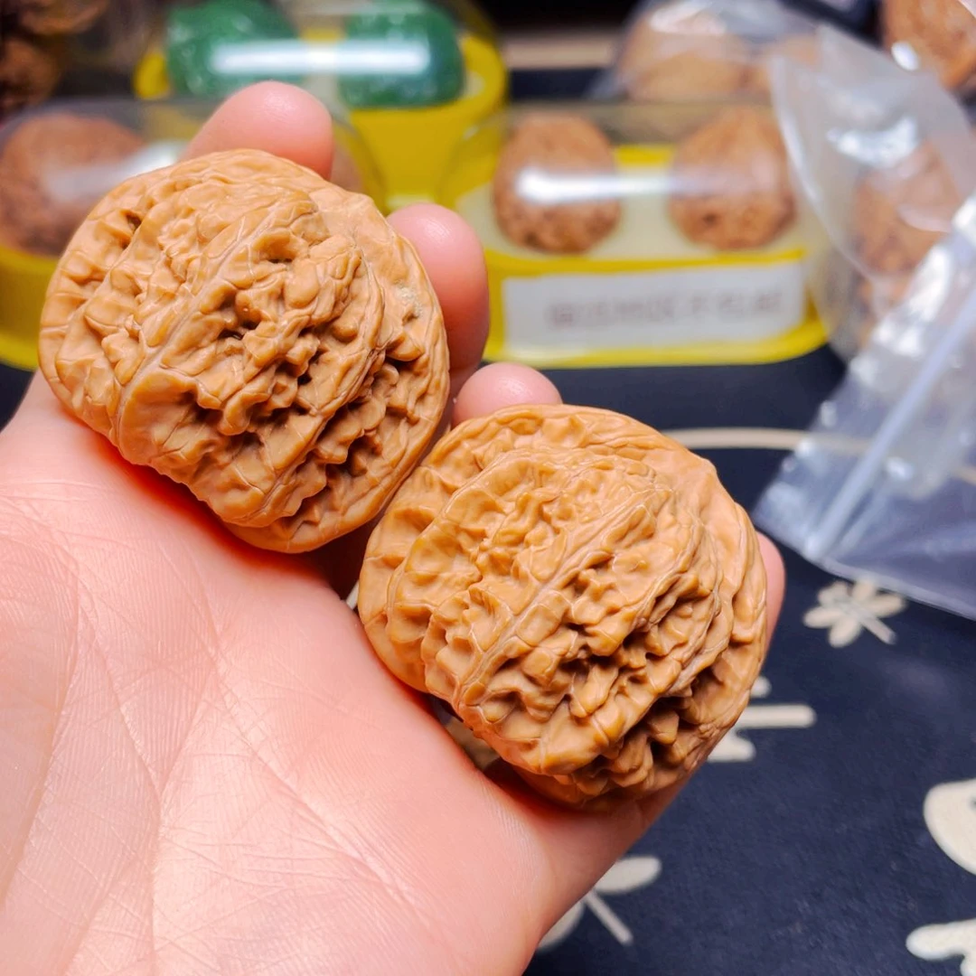 吊坠文玩核桃望月一对