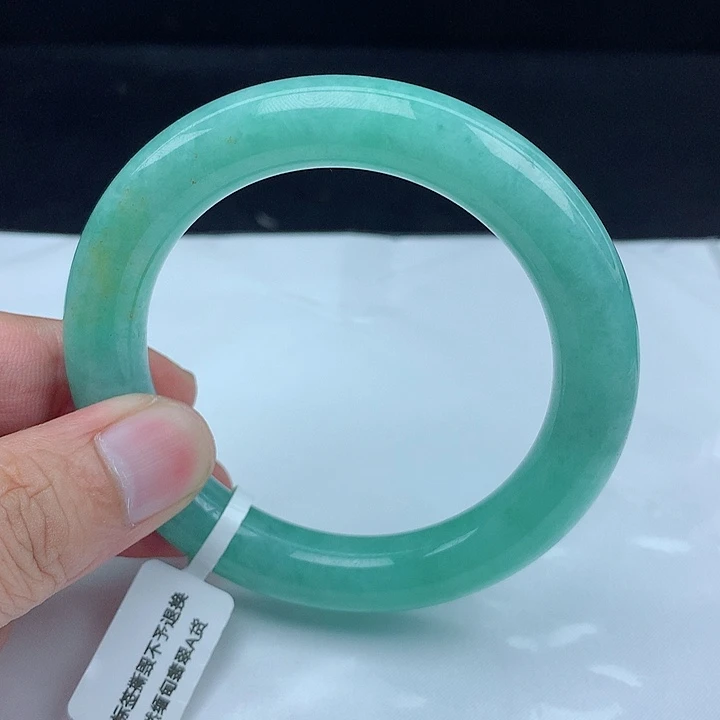 翡翠手镯未镶嵌57满绿