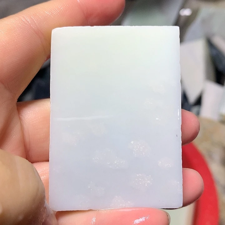 颈饰未镶嵌和田玉（糖玉）