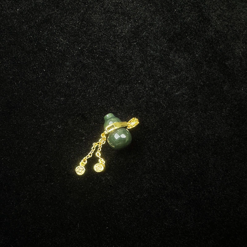 和田玉碧玉吊坠玉葫芦 多样性发其一