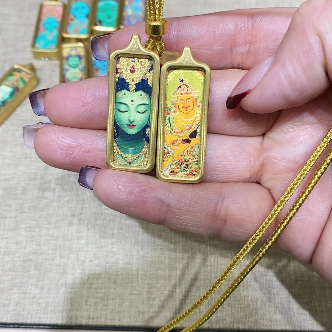 【闪购商品】吊坠两套配金绳突突突