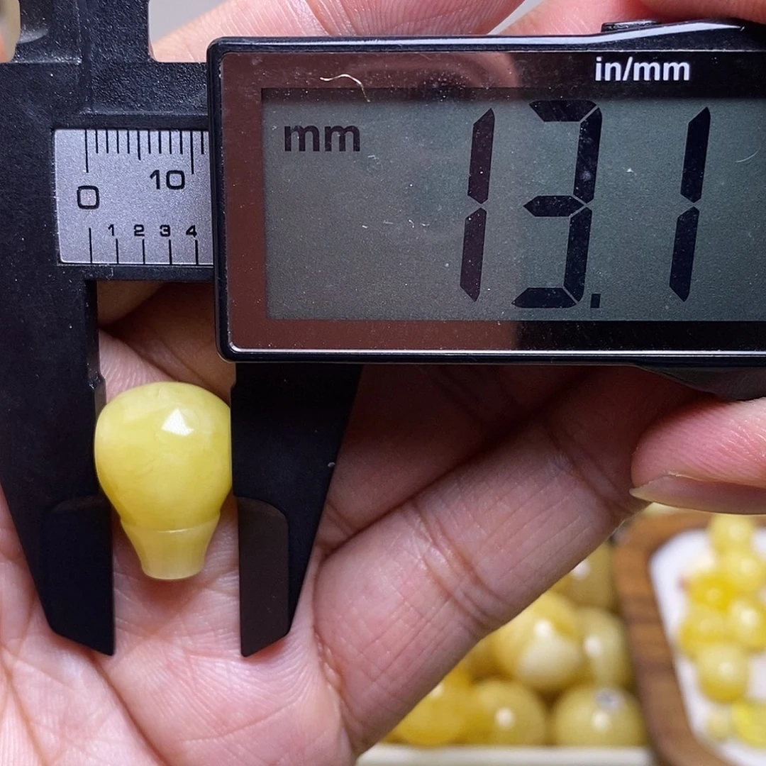 裸石琥珀未镶嵌锅****饼蜜蜡三通
