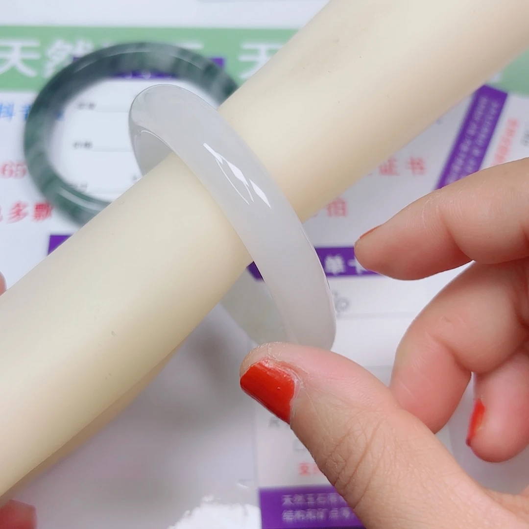 石英质玉未镶嵌手镯80/56