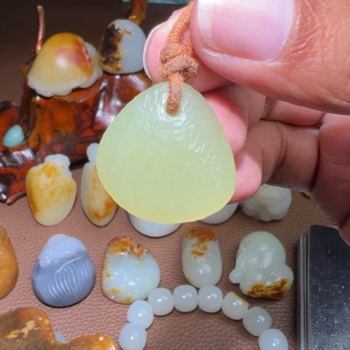 【闪购商品】颈饰未镶嵌和田玉刚*哥