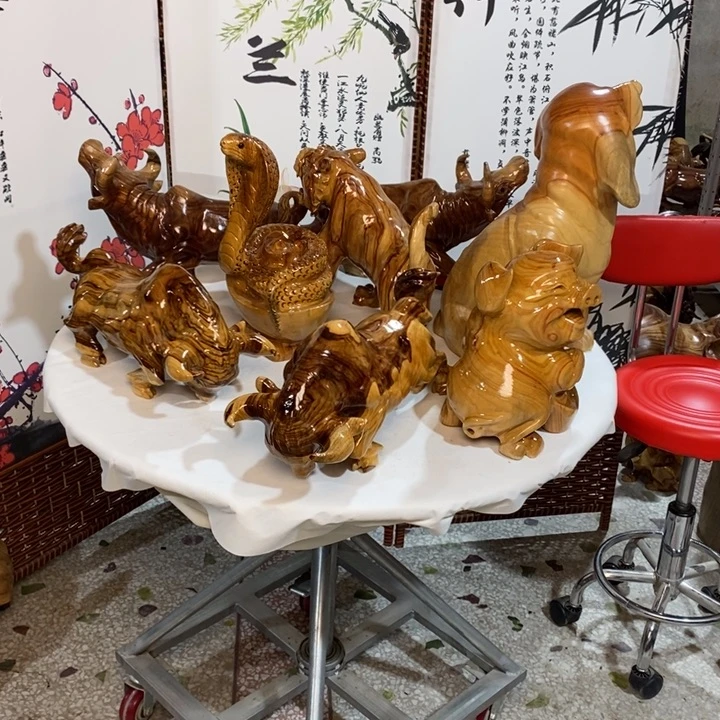 阿***哥香樟木香樟木牛4个蛇一个狗一个老虎一个猪一个