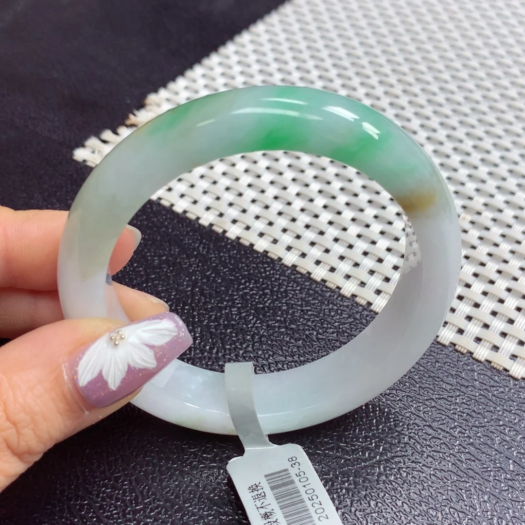 翡翠手镯未镶嵌缅甸