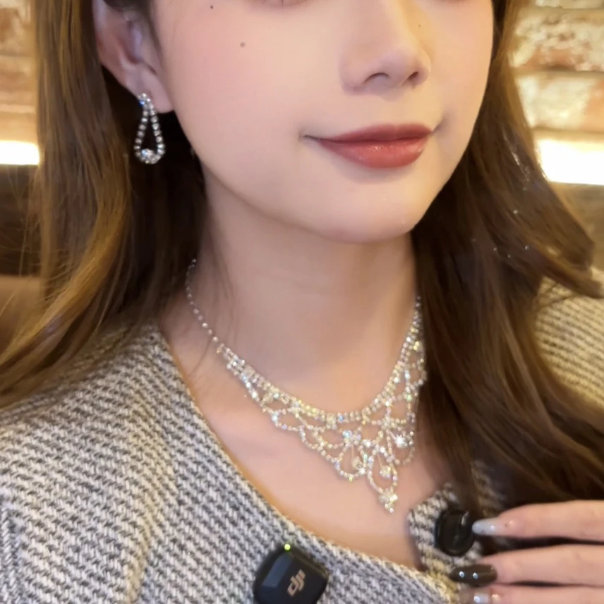 铜合金合成锆石项链 轻奢蕾丝满钻新娘镶钻项链耳钉套装