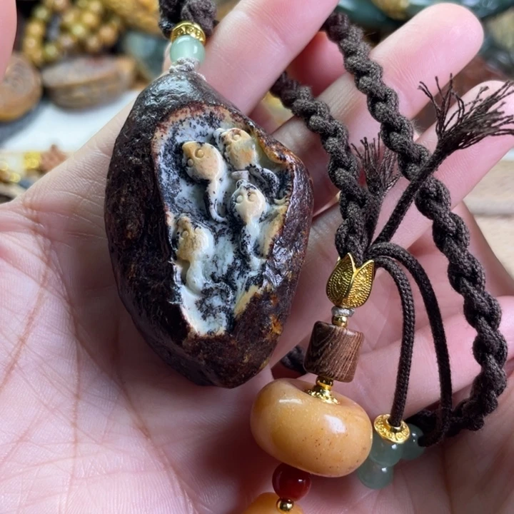 一***）岫岩河磨玉（透闪石质玉）未镶嵌挂件