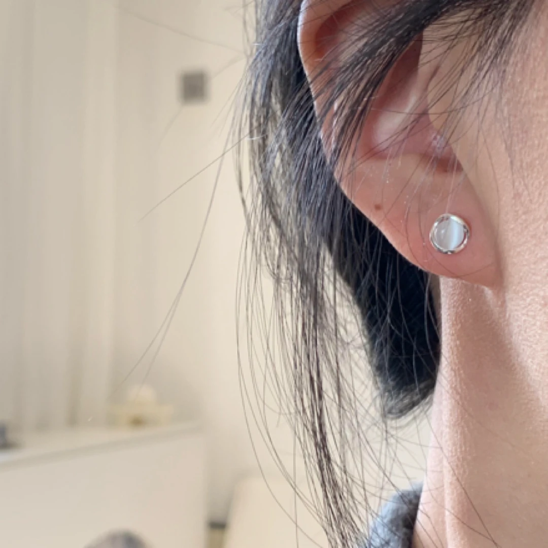银色猫眼耳钉轻奢小众高级感耳饰养耳睡觉不用摘