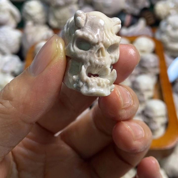 y***u配饰鹿角雕刻一个出