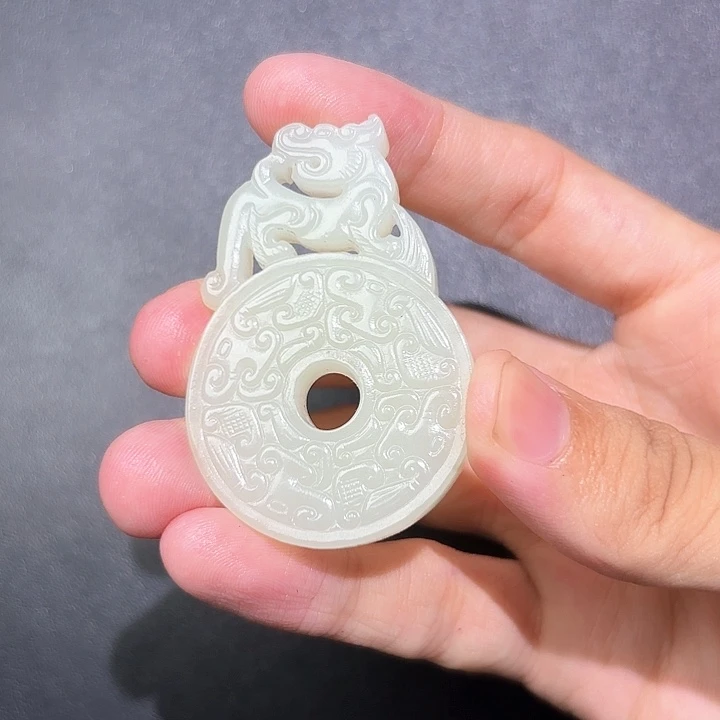 和田玉未镶嵌挂件繁**梦