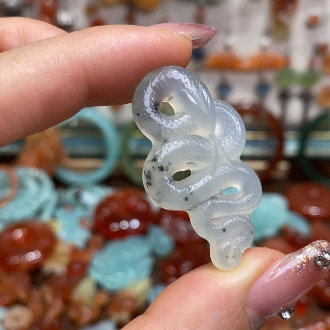 蛇纹石玉未镶嵌玉牌