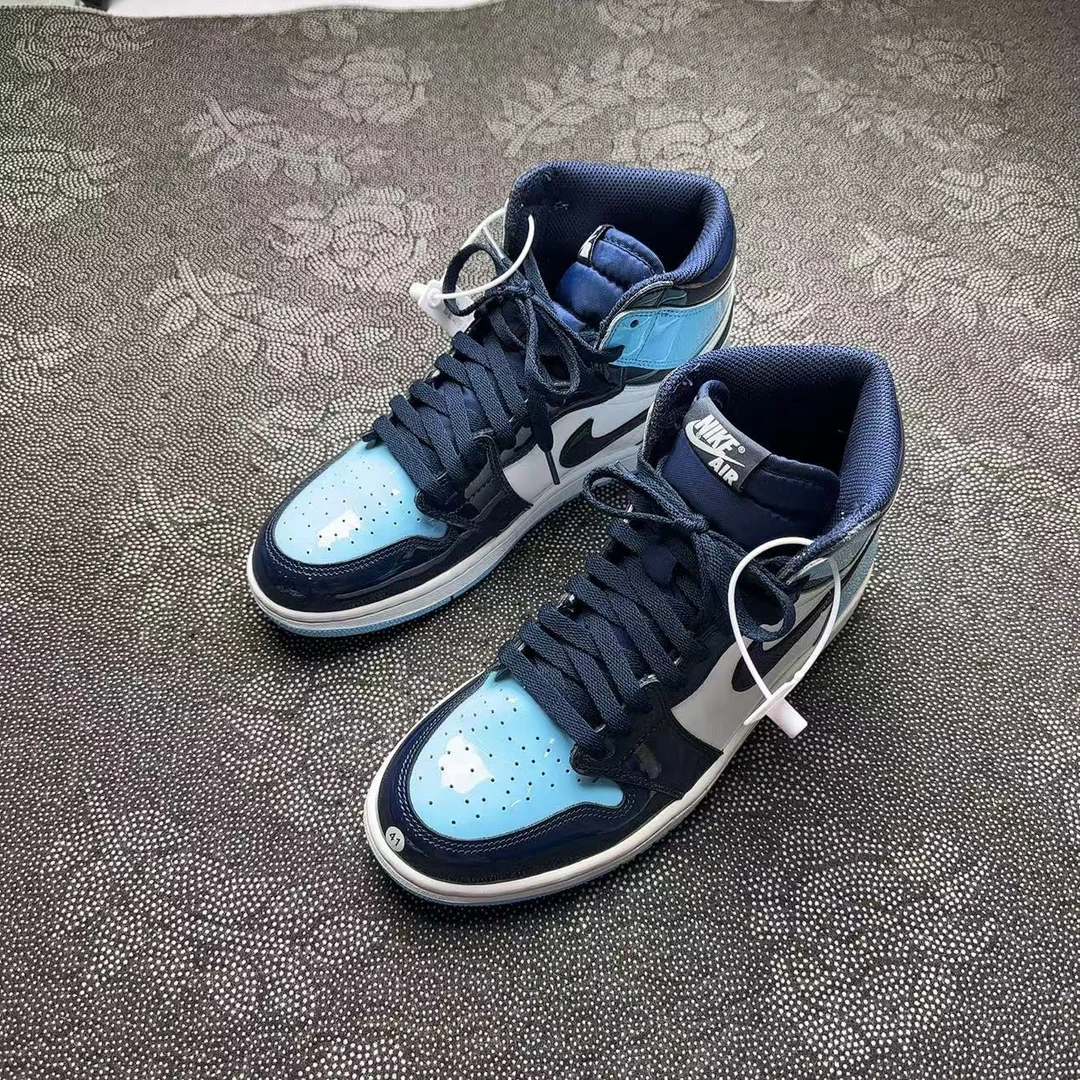 41码板鞋 AJ1 北卡蓝全明星 97新配盒
