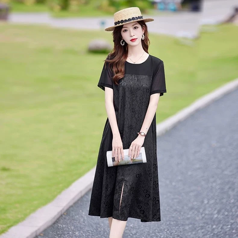 连衣裙女轻奢高级感2025夏季新款巨好看的小个子大方得体穿搭裙子
