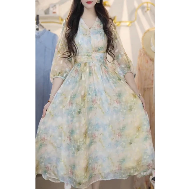 L553减龄高端V领印花连衣裙2025夏季新款法式短袖时尚显瘦A字裙