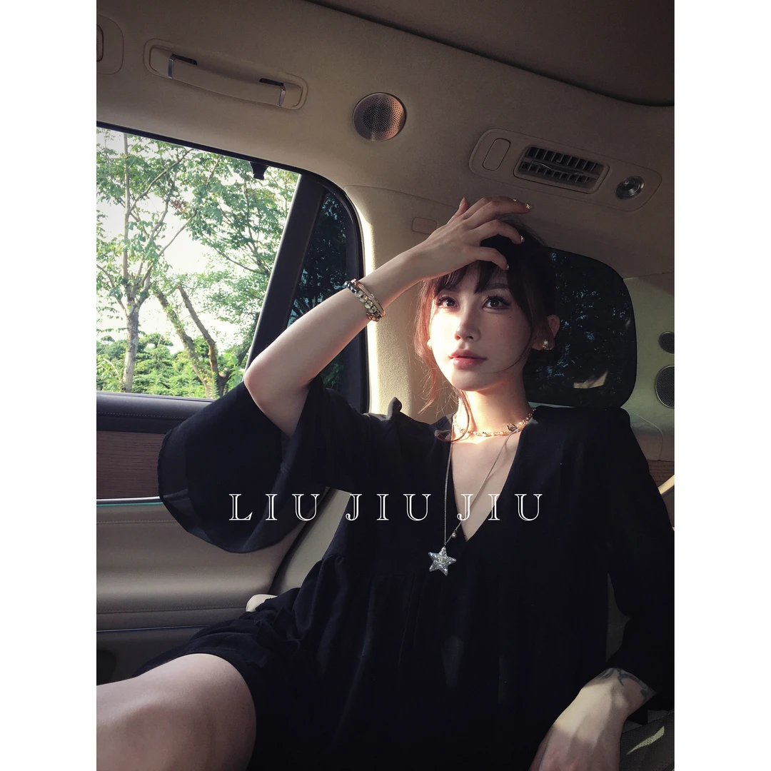 LIUJIUJIU 法式名媛千金风木耳V领喇叭袖上衣+半身裙套装TZ4399L