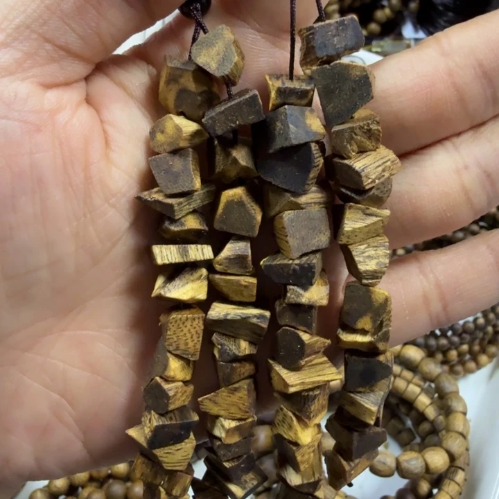 沉香碎屑沉香沉香奇楠小车挂