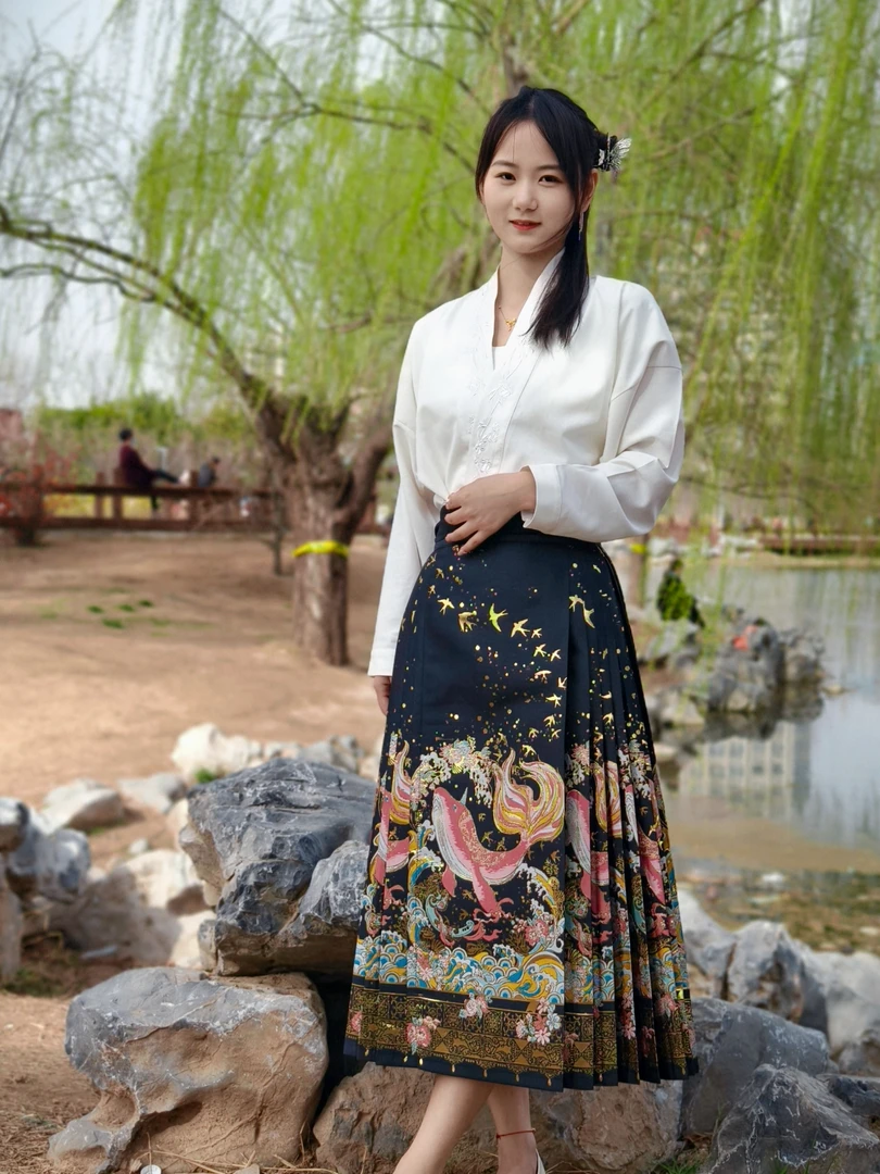 东宫【大鱼海棠】 七分裙小个子日常四季款国风汉服古风织金马面裙