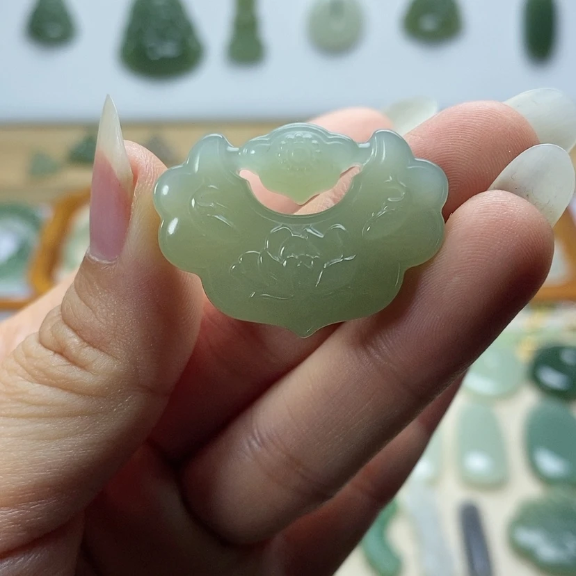 【闪购商品】颈饰未镶嵌和田玉
