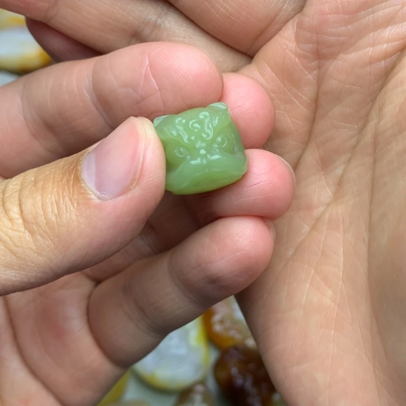 【闪购商品】颈饰未镶嵌透闪石质玉