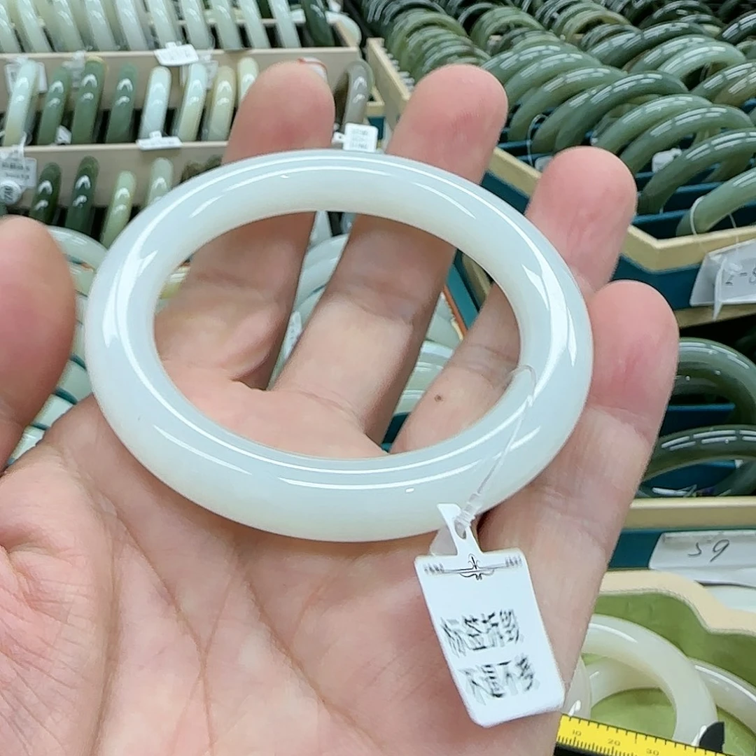 和田玉手镯未镶嵌玉*暇