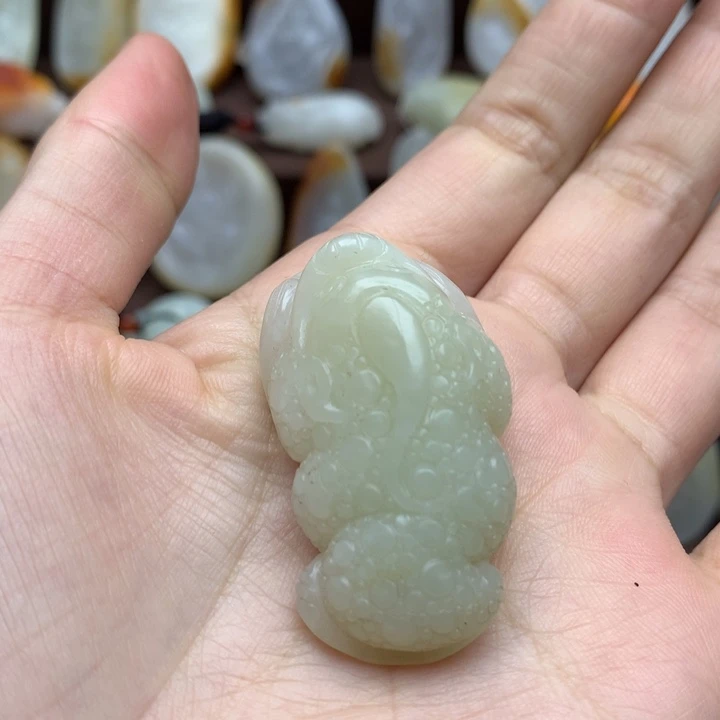和田玉未镶嵌颈饰