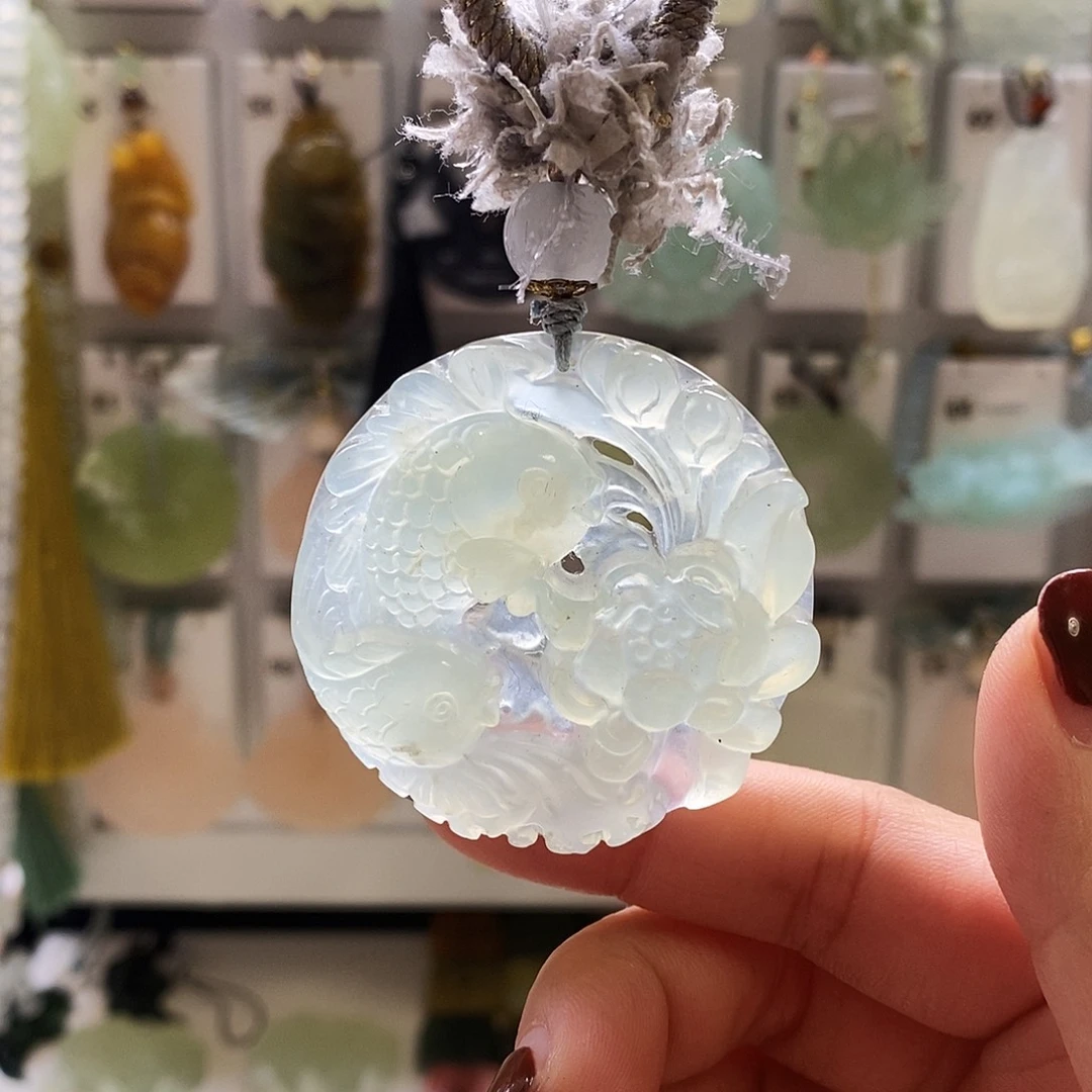 蛇纹石玉未镶嵌颈饰