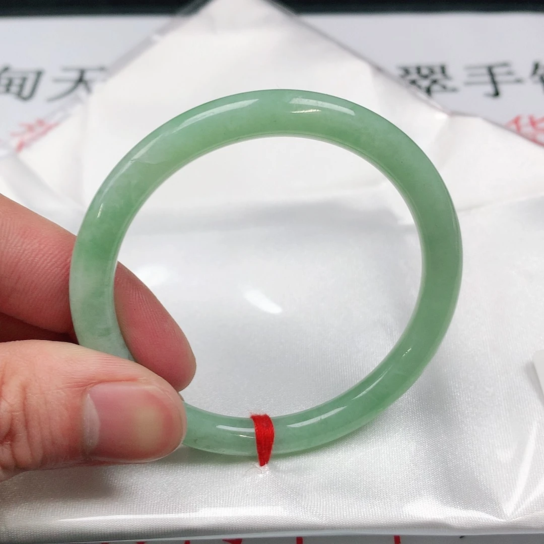 翡翠手镯未镶嵌圈51