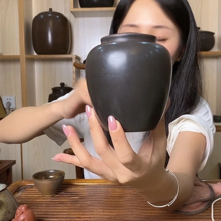 钦州坭兴陶茶叶罐二两装
