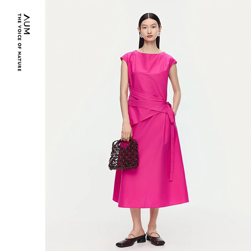 AUM噢姆25年夏季气质时尚修身高级感连衣裙MCFZ20616