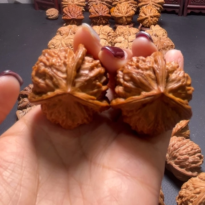 瓷娃娃三棱核桃哈哈哈哈哈