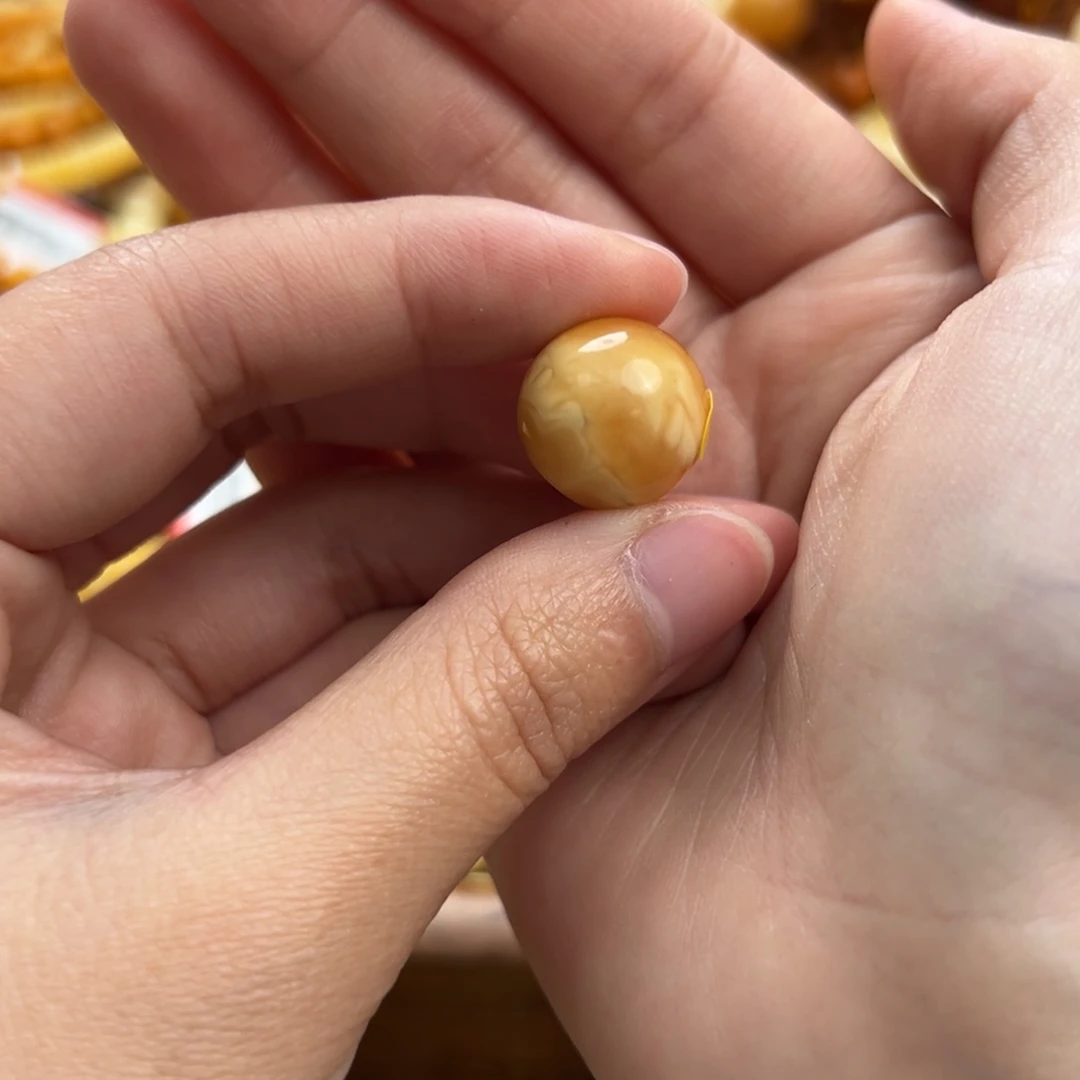 未镶嵌琥珀珠宝奇石