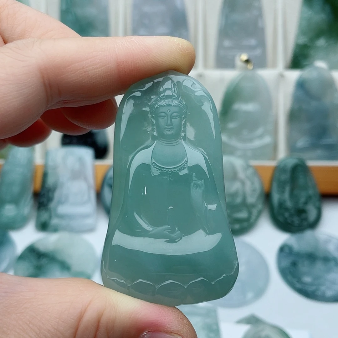 颈饰未镶嵌翡翠素衣观音