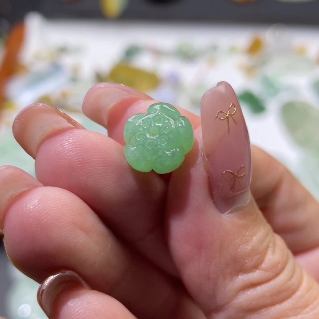 颈饰未镶嵌翡翠莲花