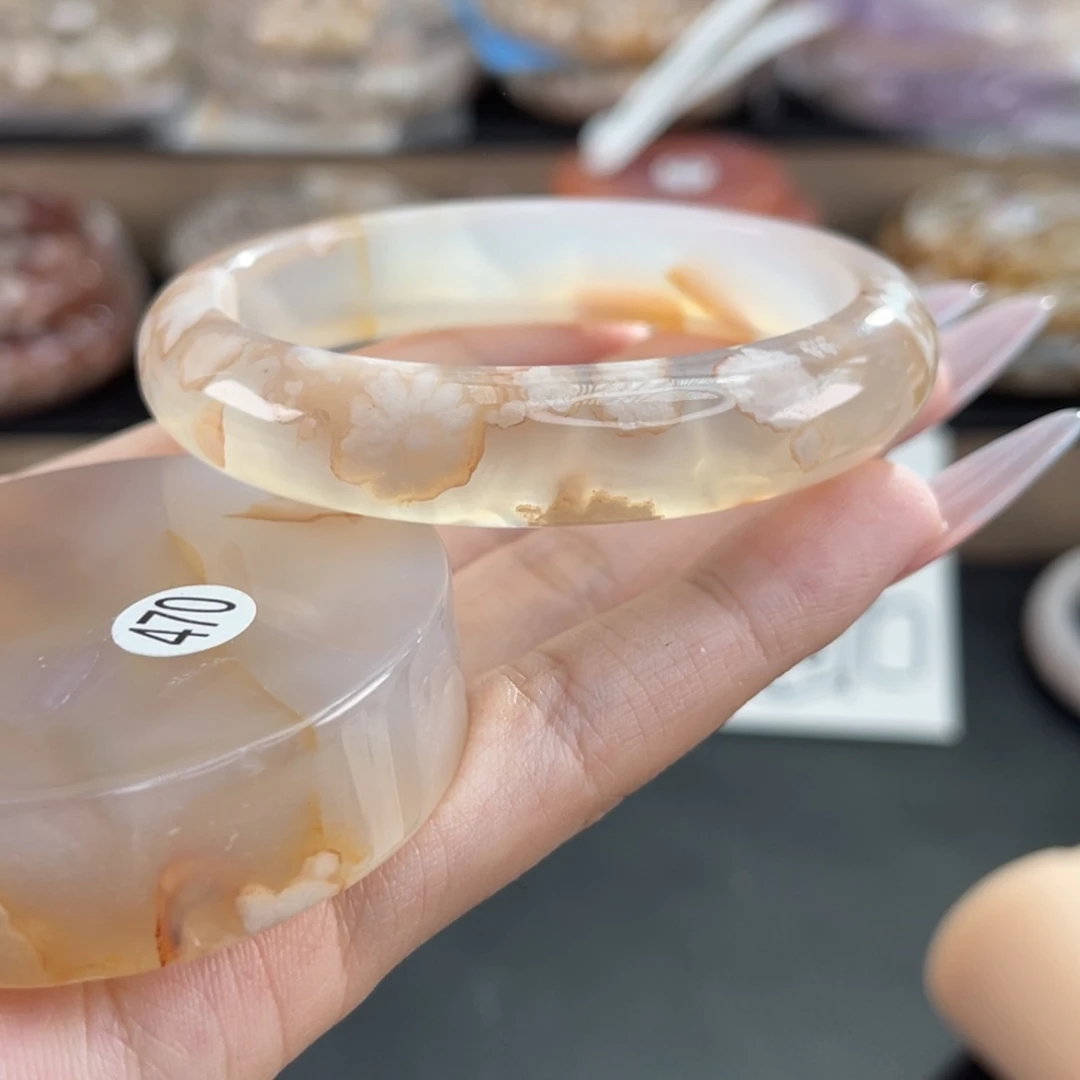 …***石英质玉未镶嵌手镯55