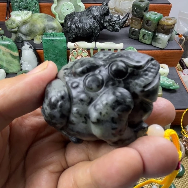 独山玉未镶嵌珠宝半成品