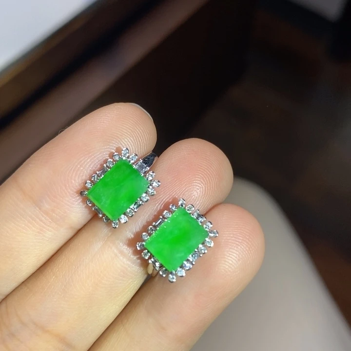 翡翠18K金镶嵌耳饰