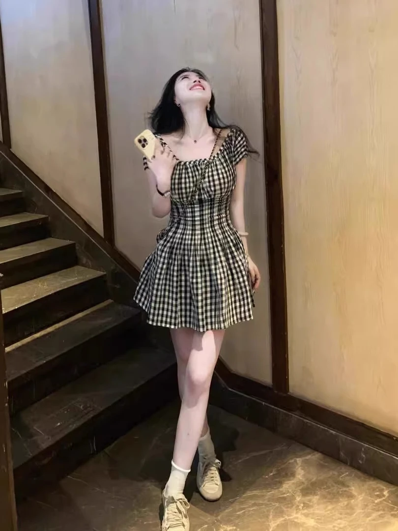 法式独特格子连衣裙女夏季大码胖mm收腰今年流行气质漂亮短款裙子